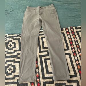 Vuori Meta Pant 32/34 Light Grey Steel Worn 1x